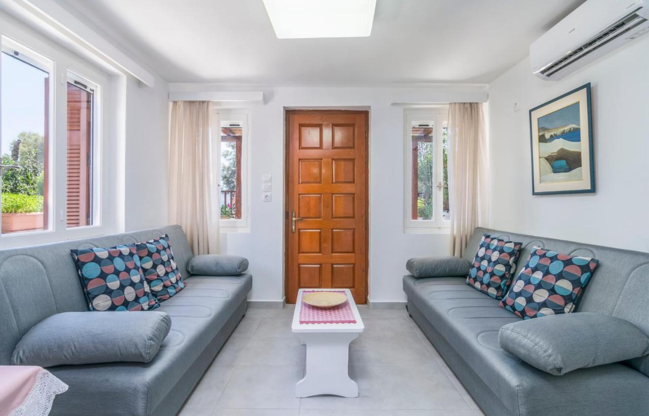Kourita Garden Apartment With Sea View Near To The Port Of Milos Adamantas Exterior photo